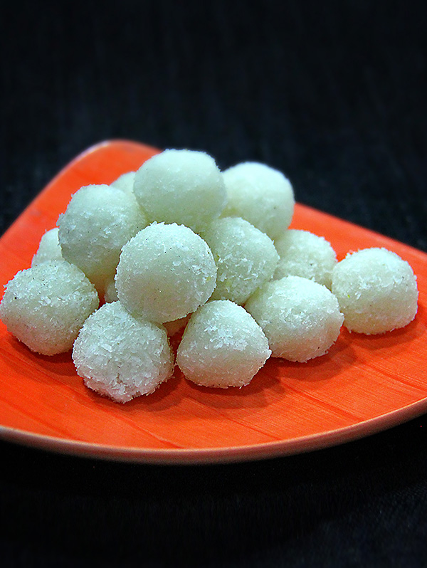 Coconut Ladoos Image