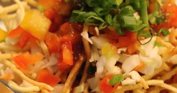 Noodle chat with Manchurian sauce